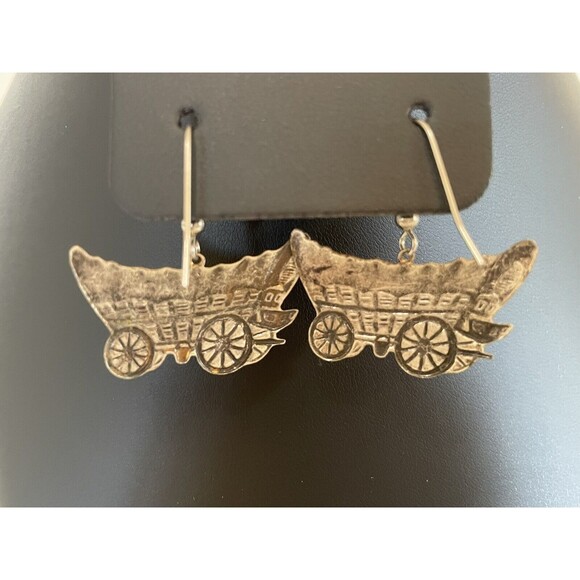 Covered Wagon Dangle Earrings Silver Tone Western Oregon Trail Wild West - Picture 5 of 5